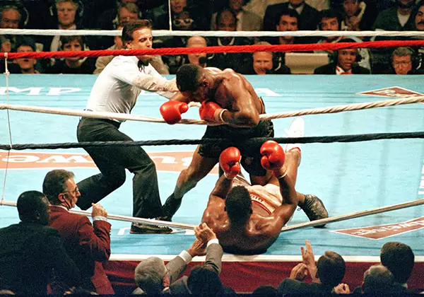 mike tyson nokautuje tyrella biggsa