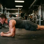 Plank – jak prawidłowo wykonywać deskę i jakie daje efekty? bas3_plank